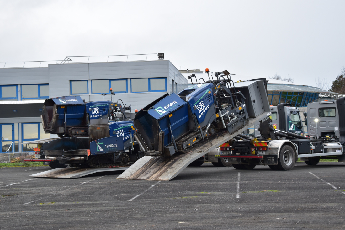 Transport du finisseur V&Ouml;GELE SUPER 800i